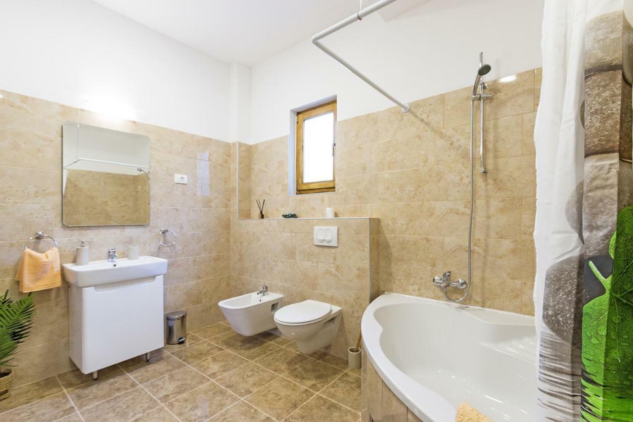 Cozy Apartment 10 Min From The Beach Pula Zewnętrze zdjęcie